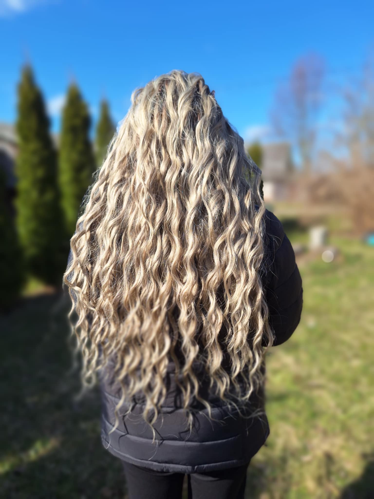Blondid suure lainega lokipatsid